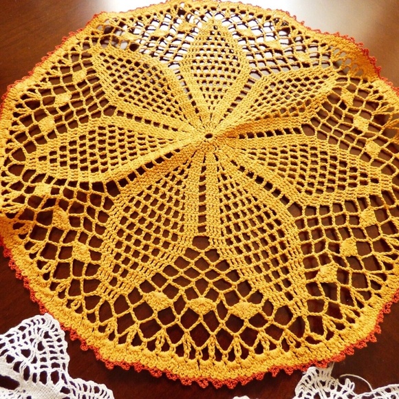 VTG lot of 4 Table Doily Lace Center Mat Dresser hand crochet White Orange - Picture 7 of 8